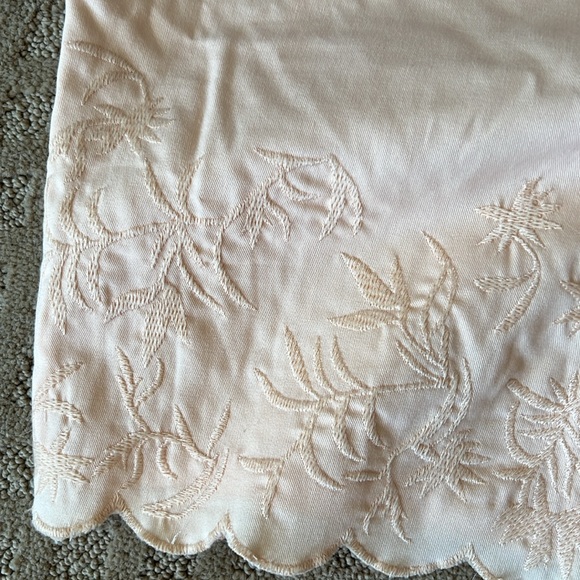 Ann Taylor Factory Embroidered Scallop Shorts - Picture 7 of 9
